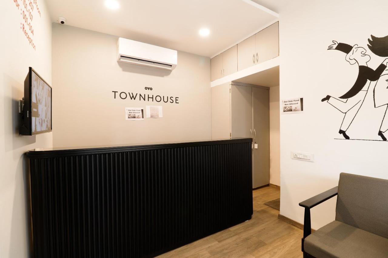 Oyo Townhouse 377 Comfort Medows Indore